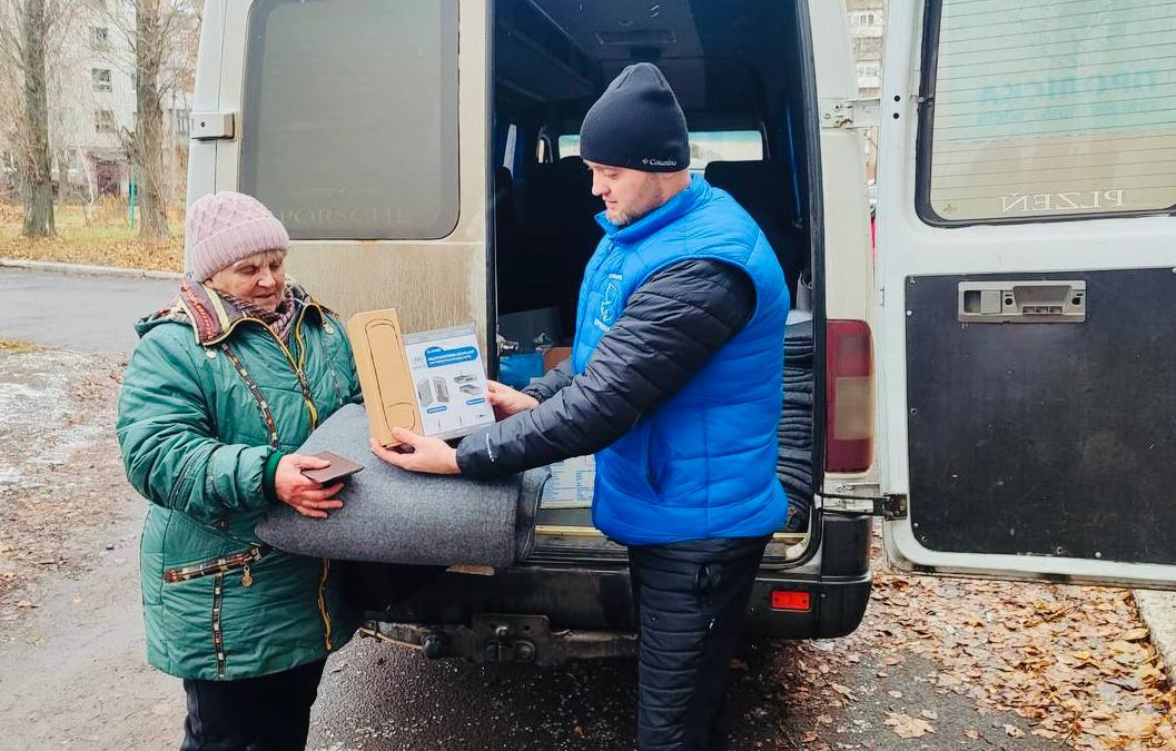 У Покровську благодійники допомагають постраждалим від обстрілів містянам