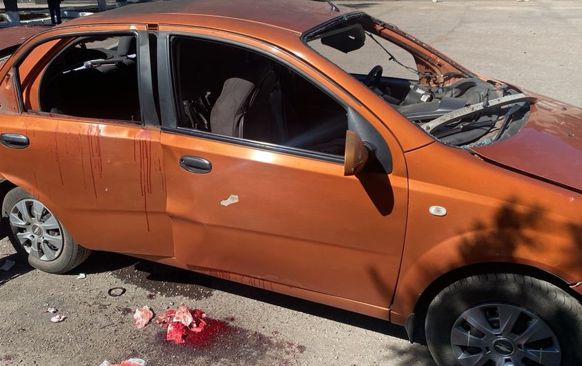 В Покровському районі ворожий дрон атакував автомобіль з цивільними - подробиці від прокуратури