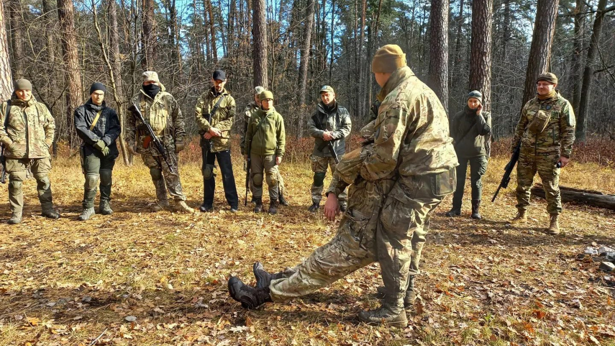 Студенти та поліцейські проходитимуть базову військову підготовку – Уряд