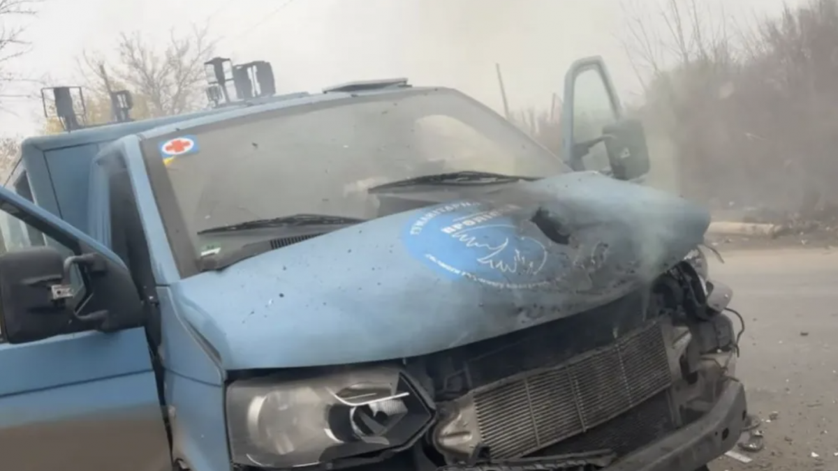 Російський дрон атакував евакуаційне авто «Проліски» на Донеччині: є загибла і поранені