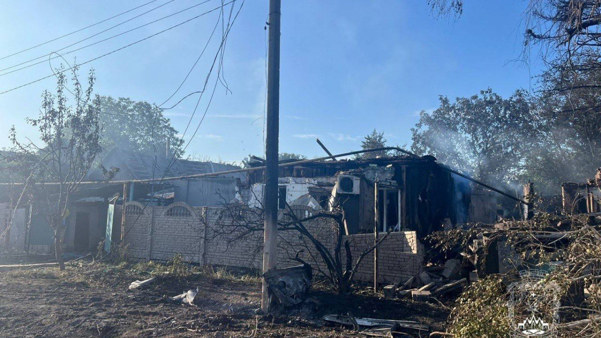 По Покровській громаді ворог вдарив бомбою - як містяни оговтуються після обстрілу