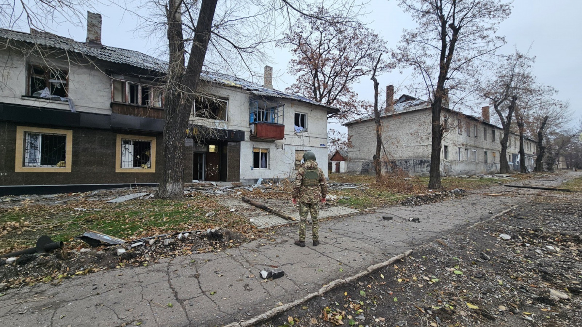 Наслідки обстрілів Донеччини: один загиблий та 50 зруйнованих будинків