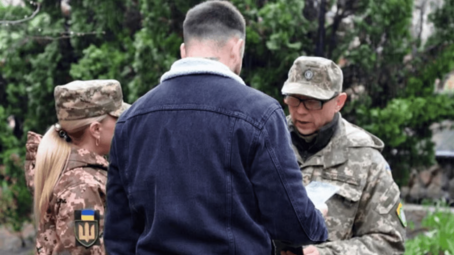 Чи треба носити паперові документи для перевірки ТЦК 2025 року: що кажуть у Міноборони