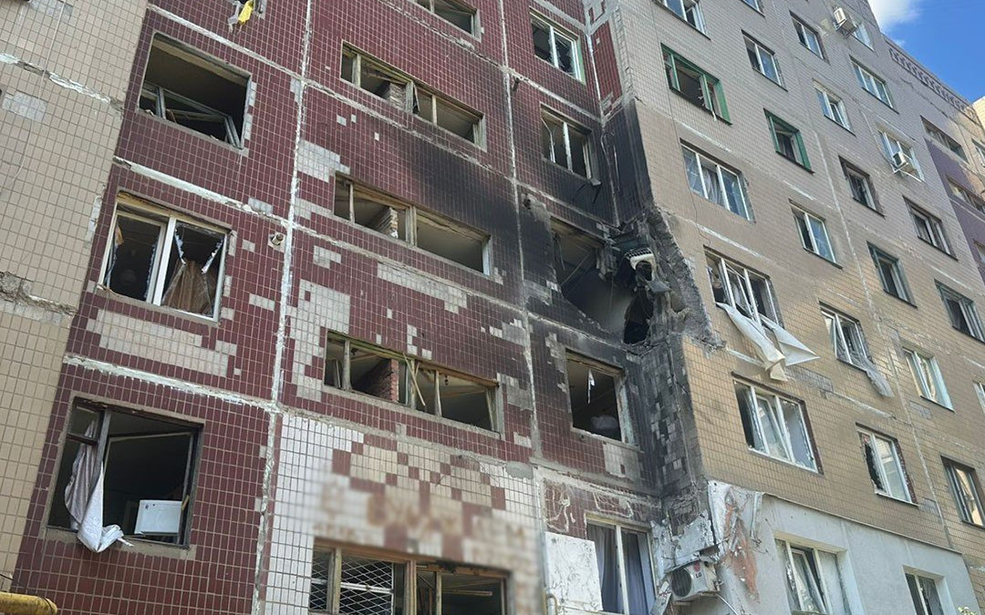 Один загиблий та 14 поранених: поліція фіксує нові злочини росії на Донеччині