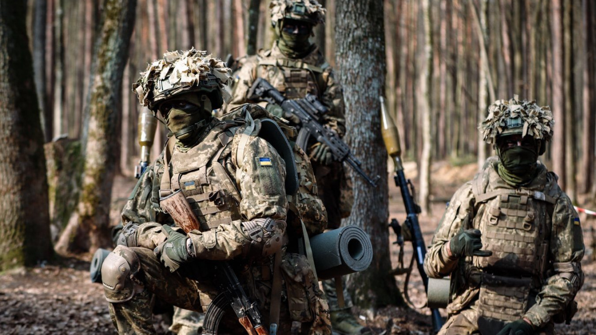 Ворог закріпився у східній частині Родинського та тисне на Покровськ — бої у місті та навколо