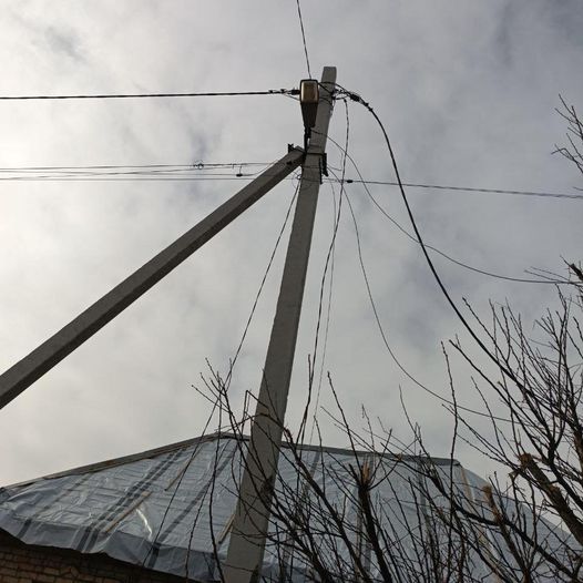 На Донеччині енергетики відновлюють мережі в умовах війни: скільки родин вже зі світлом