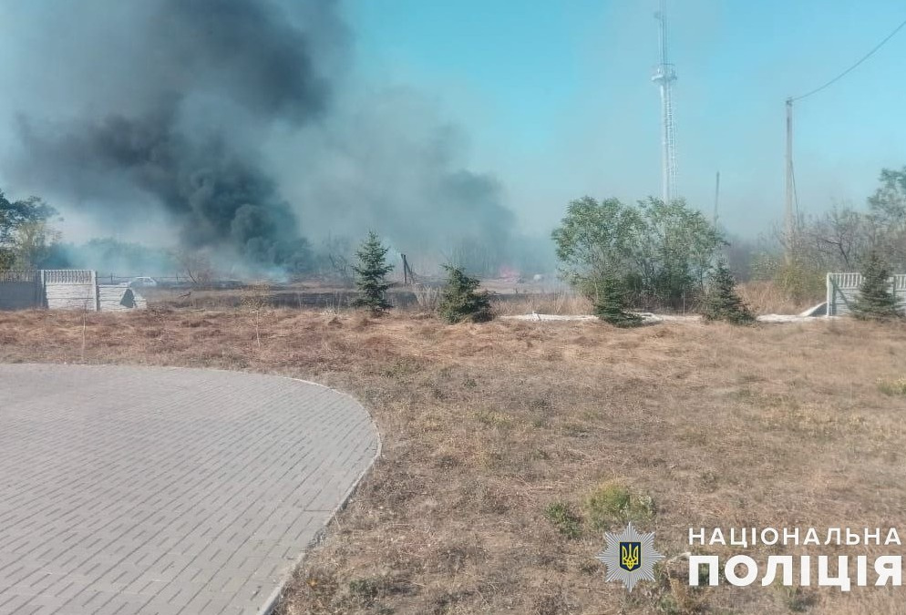 Ворог скинув авіабомбу на село в Покровському районі: серед поранених - діти