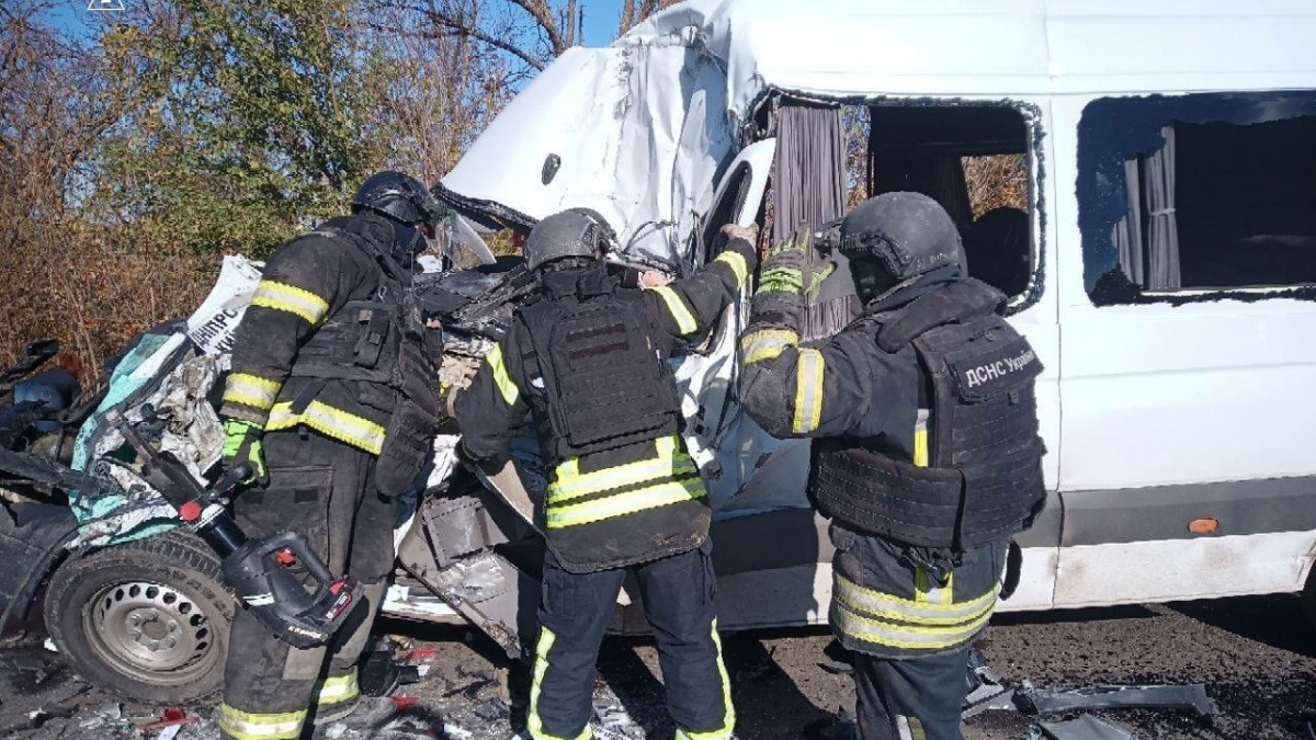 Смертельна ДТП за участю маршрутки під Покровськом - багато травмованих