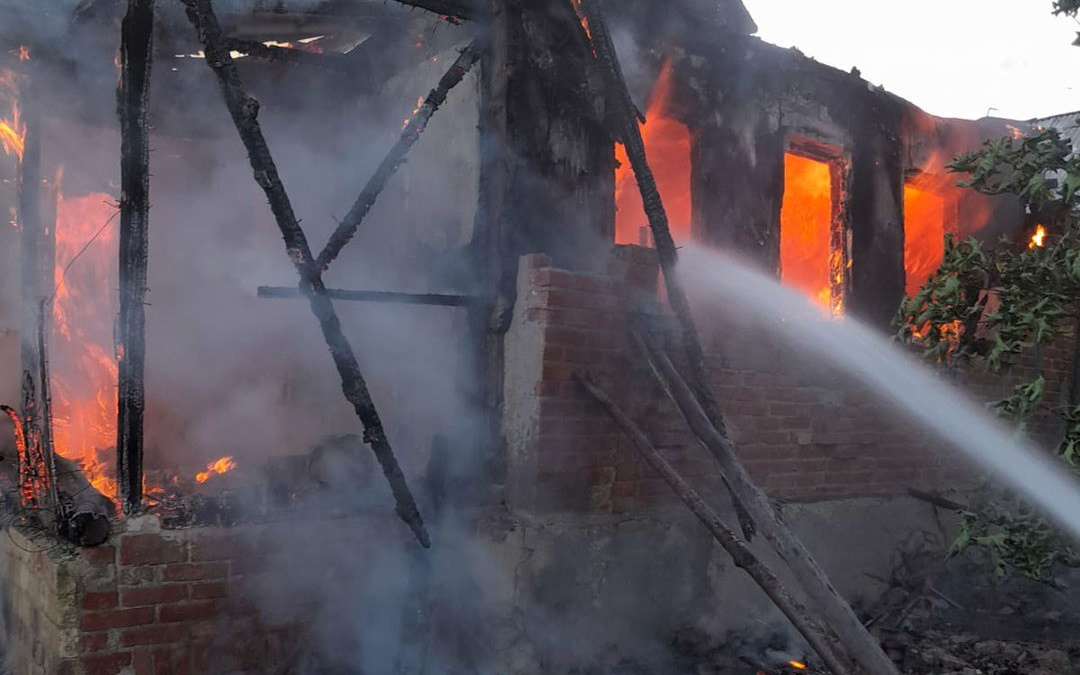 Росіяни понад 1300 разів били по Донеччині за добу: семеро людей поранені
