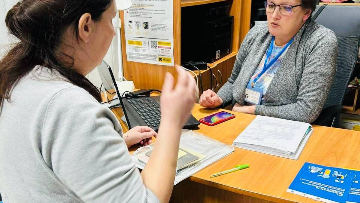 Пошук роботи в умовах евакуації: як жителі Покровської громади отримують консультації з працевлаштування