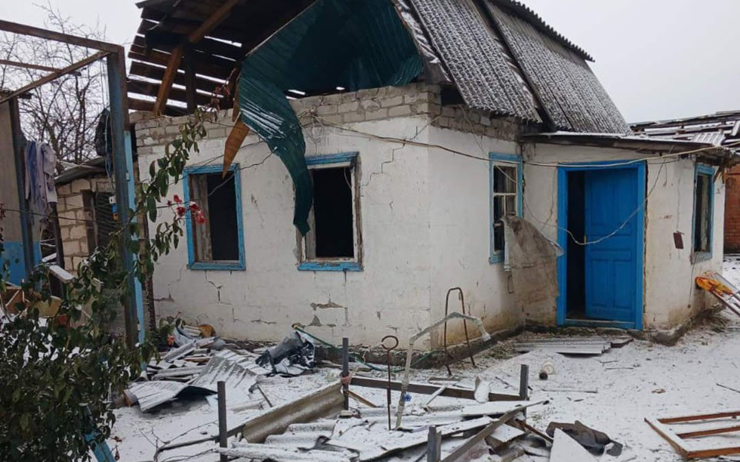 П’ятеро поранених і десятки пошкоджених будинків: новий день обстрілів Донеччини