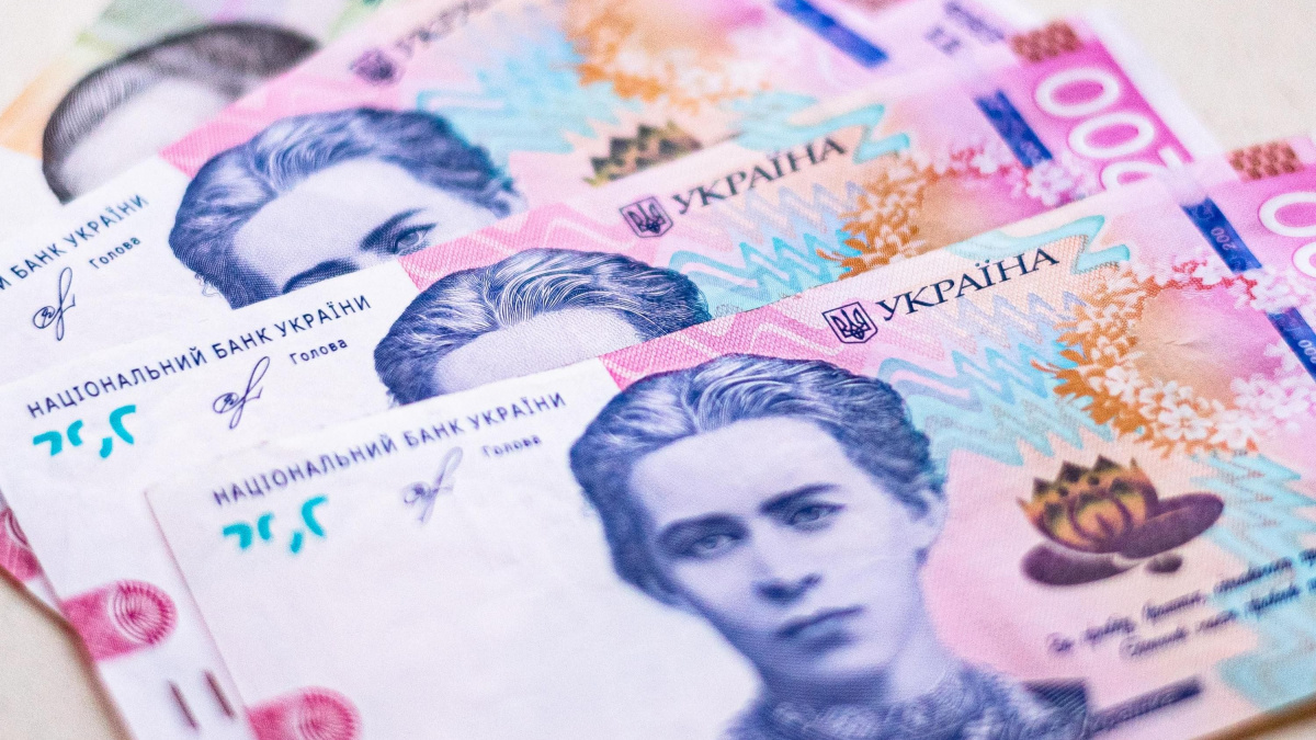 Гроші на картки і компенсації за пальне: влада готує нову підтримку для українців