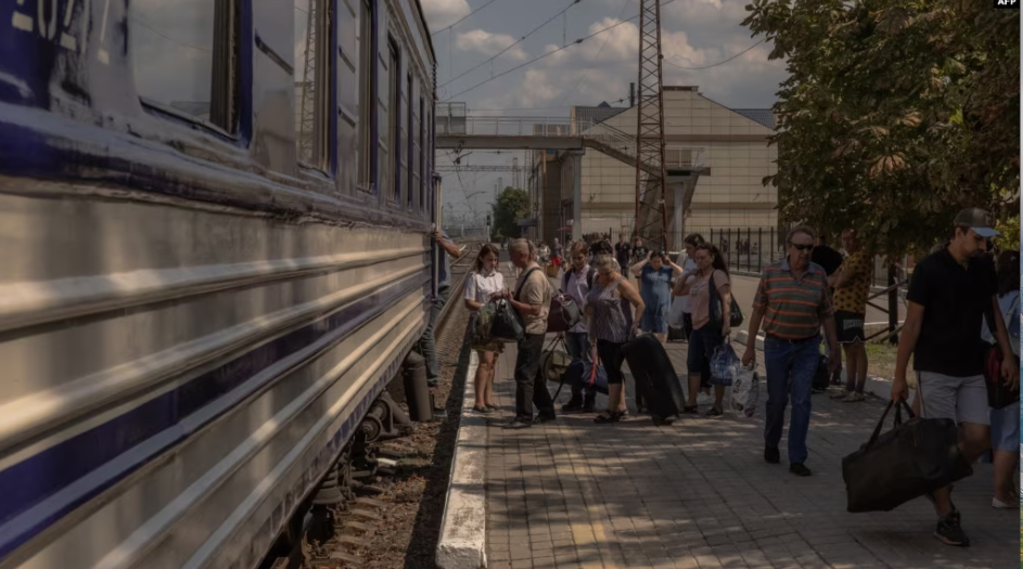 Евакуація з Покровська: у місцевих жителів залишилося до двох тижнів, застерігає начальник МВА