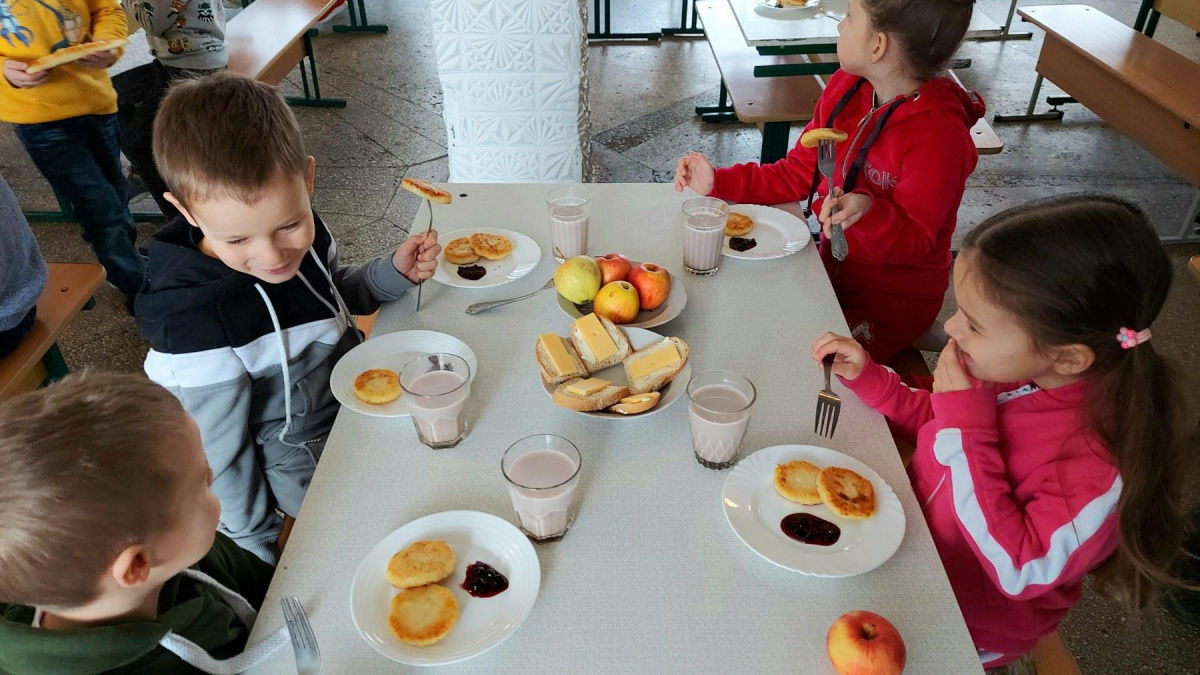 Хто має право на безплатне харчування у школах та дитячих садках: деталі програми