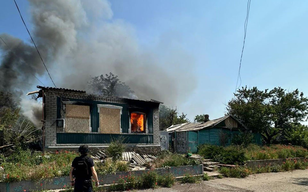 Двоє загиблих і семеро поранених за добу на Донеччині — масовані удари по 16 населених пунктах