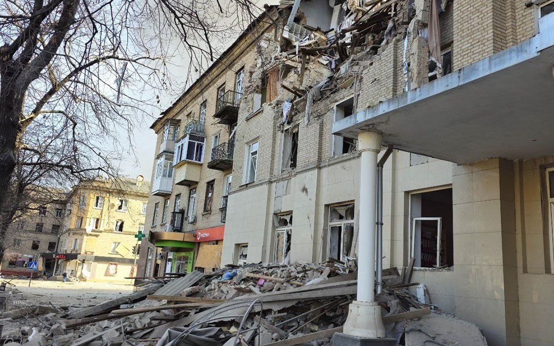Росія вдарила по мирних містах: десятки поранених і зруйновані будинки