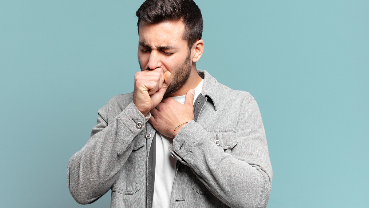 Хрипота та втрата голосу: медики назвали дивний ефект нової хвилі COVID