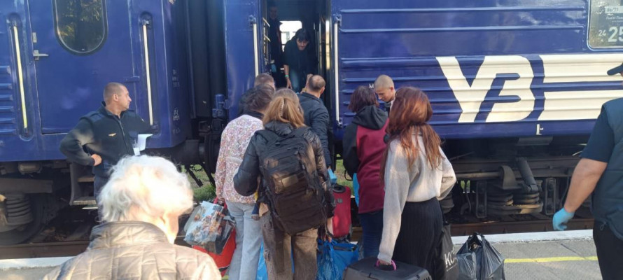 “Дорога життя” під прицілом: з Покровська за минулий тиждень евакуювали понад 70 людей
