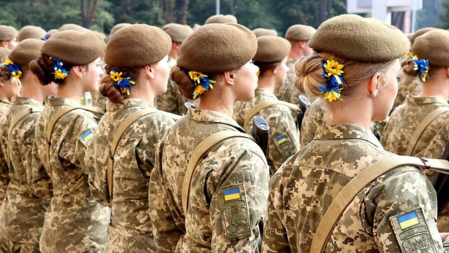 Жінки мають оновити дані в ТЦК: перелік військовозобов'язаних українок