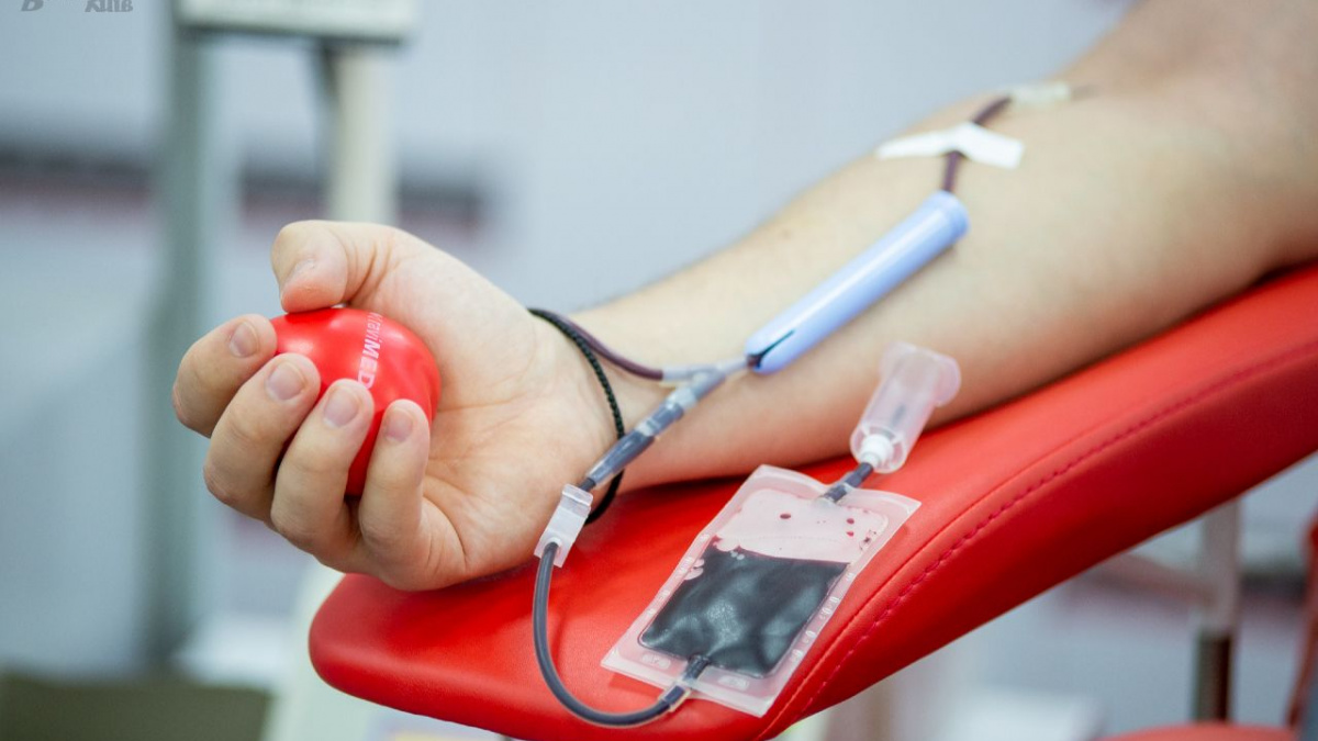 Донорам крові передбачена надбавка до пенсії в Україні