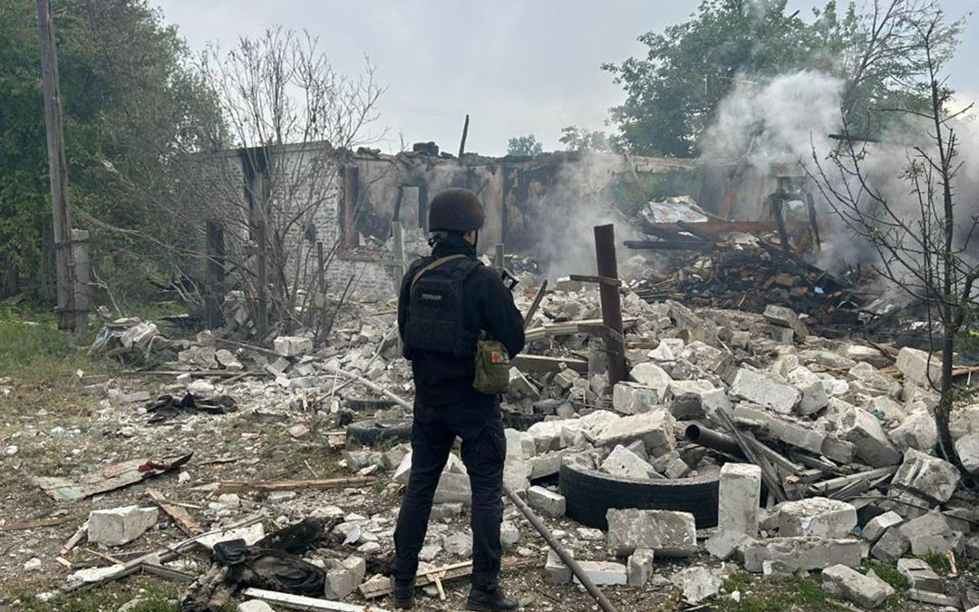 Одна людина загинула, восьмеро поранені: наслідки масованих обстрілів Донеччини