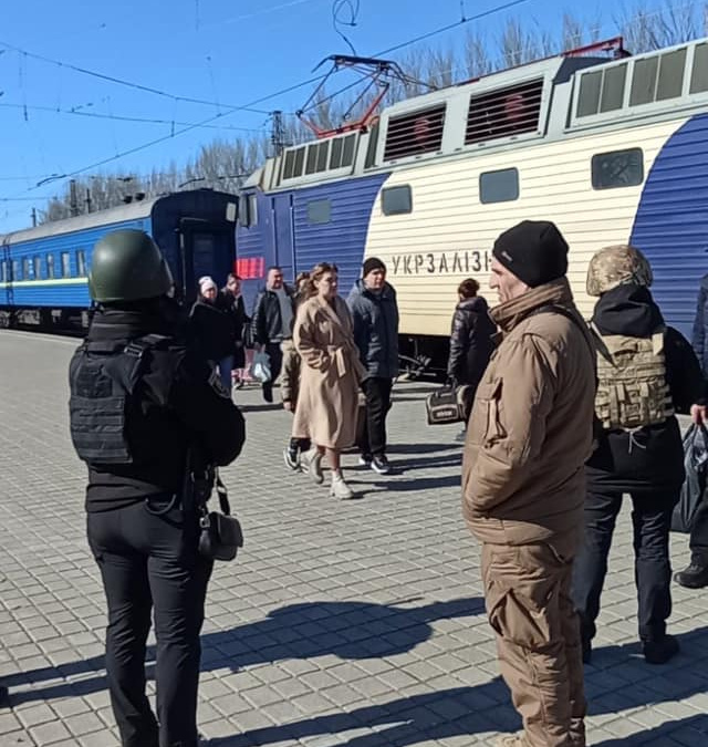 Евакуаційний потяг з Покровська курсуватиме на Рівненщину: який графік