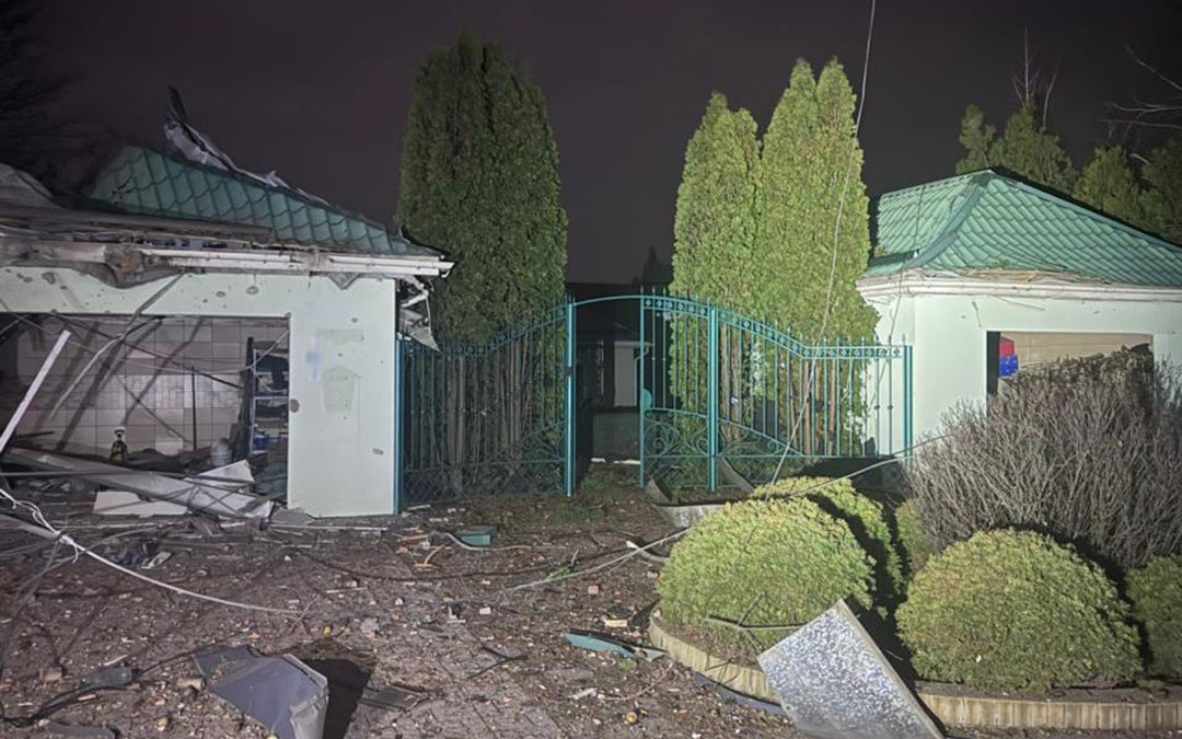 Сім цивільних поранено внаслідок російських обстрілів Донеччини — поліція