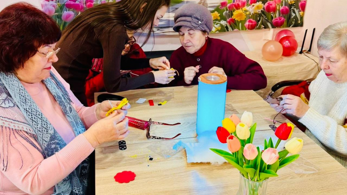 Творчість і підтримка: у Покровському терцентрі провели заняття з арттерапії