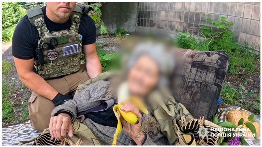 З Покровська евакуювали жінку, яка 15 днів лежала без їжі та допомоги