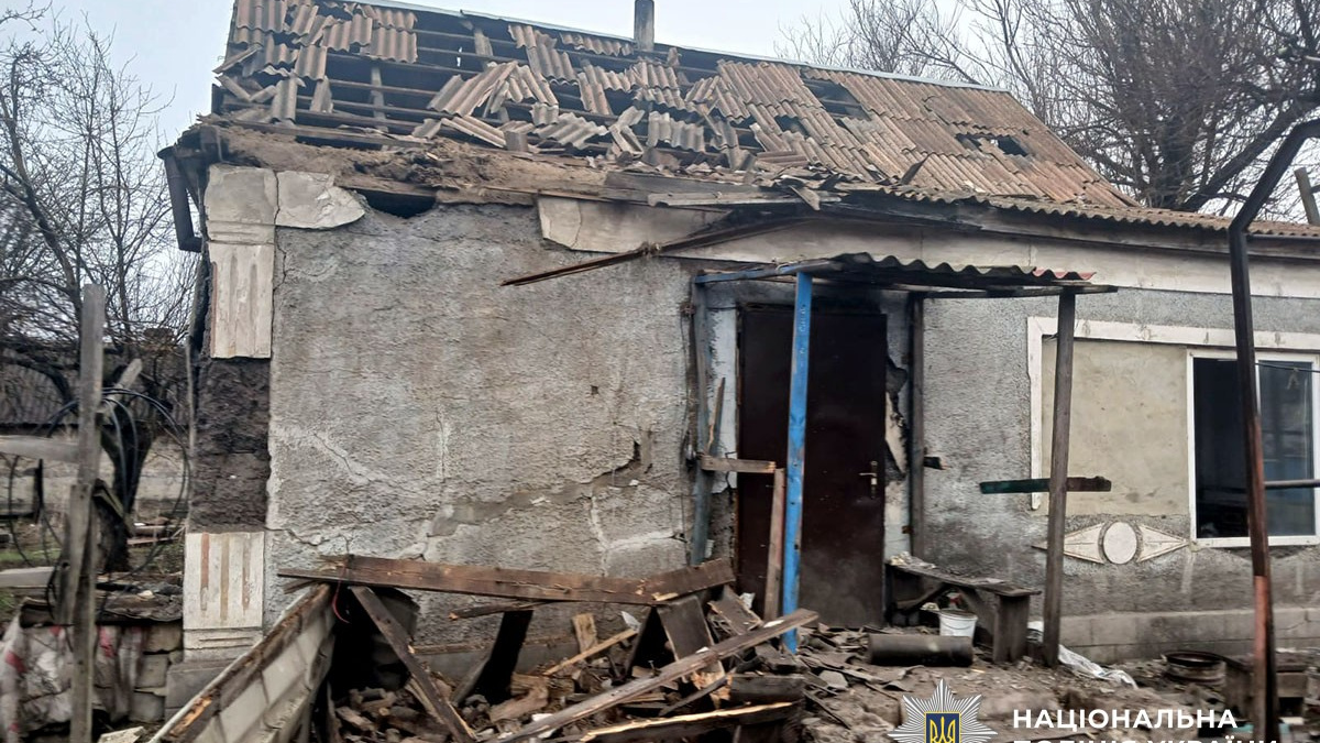 Загиблий та шестеро поранених: ворог не припиняє обстріли Донеччини