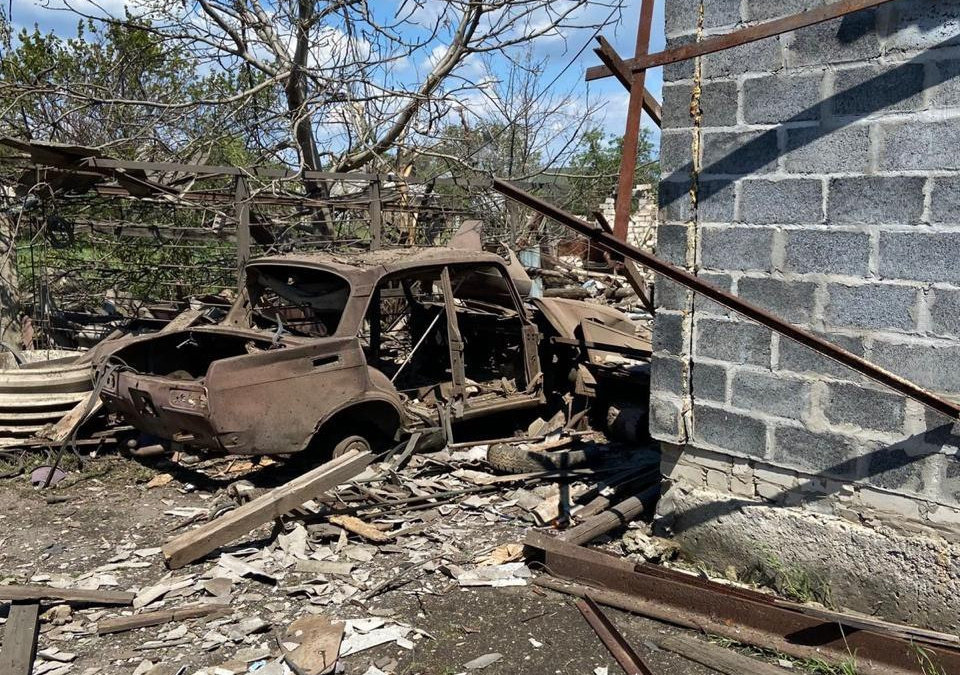 Росія вдарила по Донеччині понад 1300 разів за добу: є загиблий і поранені