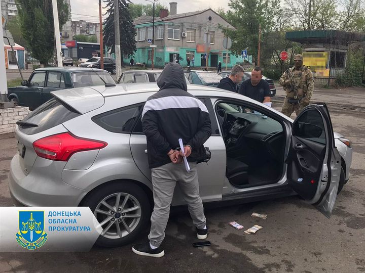 В Покровському районі викрили молодиків, що "вибивали" неіснуючі борги 