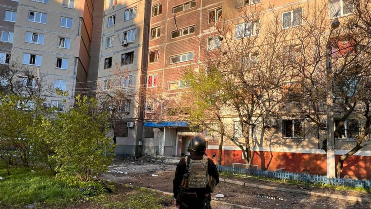 Дві людини загинули, ще троє поранені: росіяни понад тисячу разів били по Донеччині