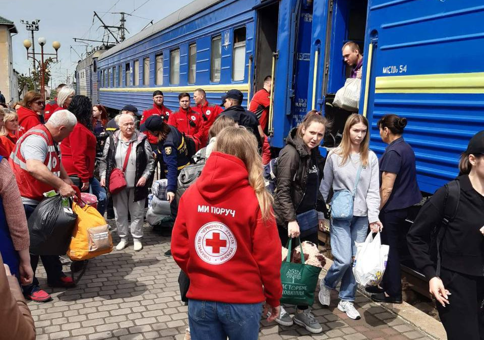 З Покровська прибув евакуаційний потяг до Волинської області