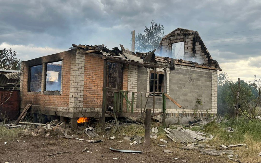 Двоє загиблих і десятеро поранених: Росія масовано атакувала Донеччину