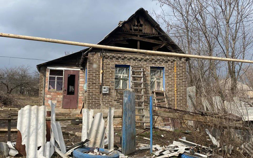 Четверо поранених: росіяни атакували Донеччину дронами та авіабомбами