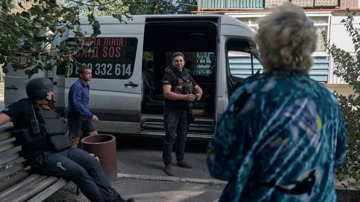 Волонтери «Схід SOS» допомагають евакуюватися покровчанам - як записатися