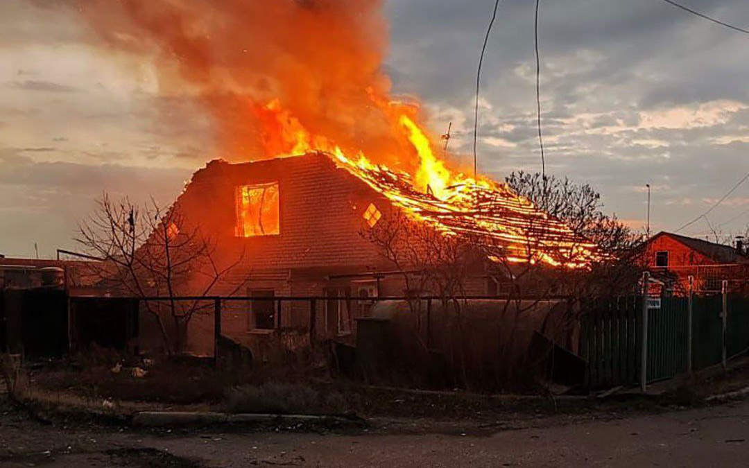 Донеччина під обстрілами: один загиблий і десятки пошкоджених будинків