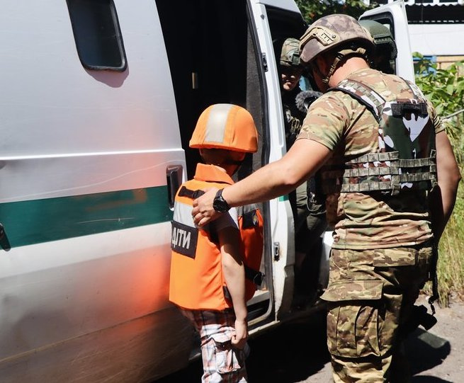 На Донеччині буде примусова евакуація родин з дітьми - в яких громадах