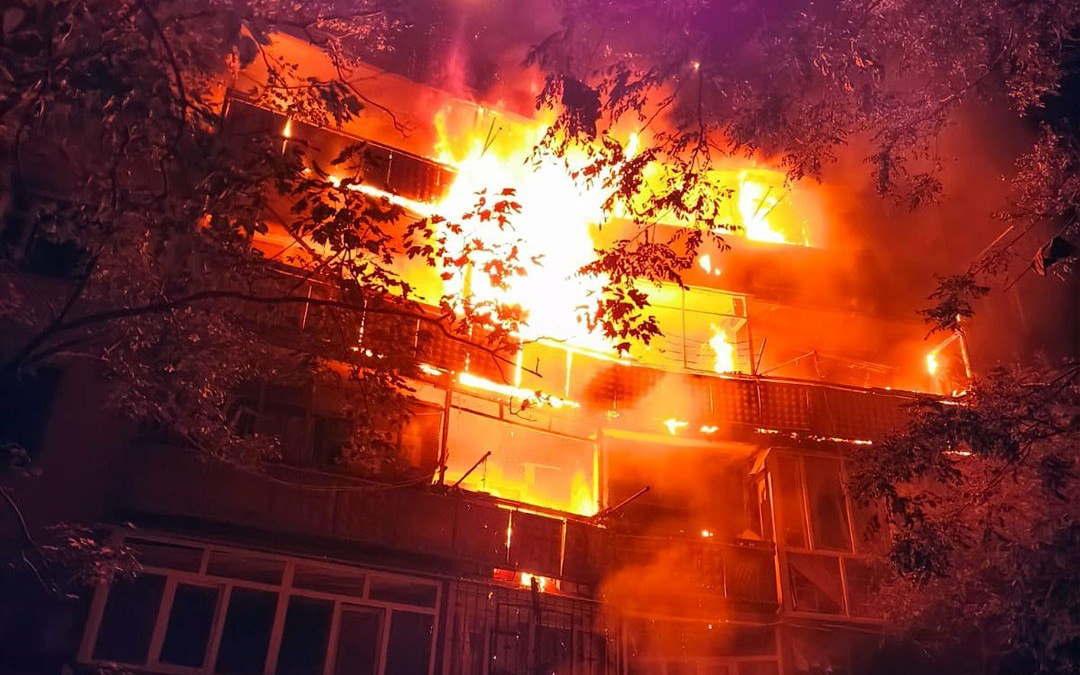 Росіяни понад 1200 разів обстріляли Донеччину за добу: семеро людей поранені