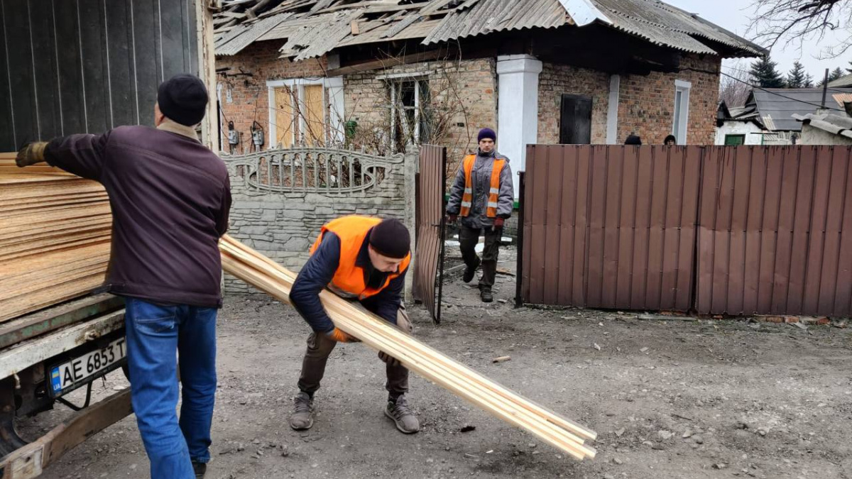 В Новогродівці усувають наслідки авіаційного удару