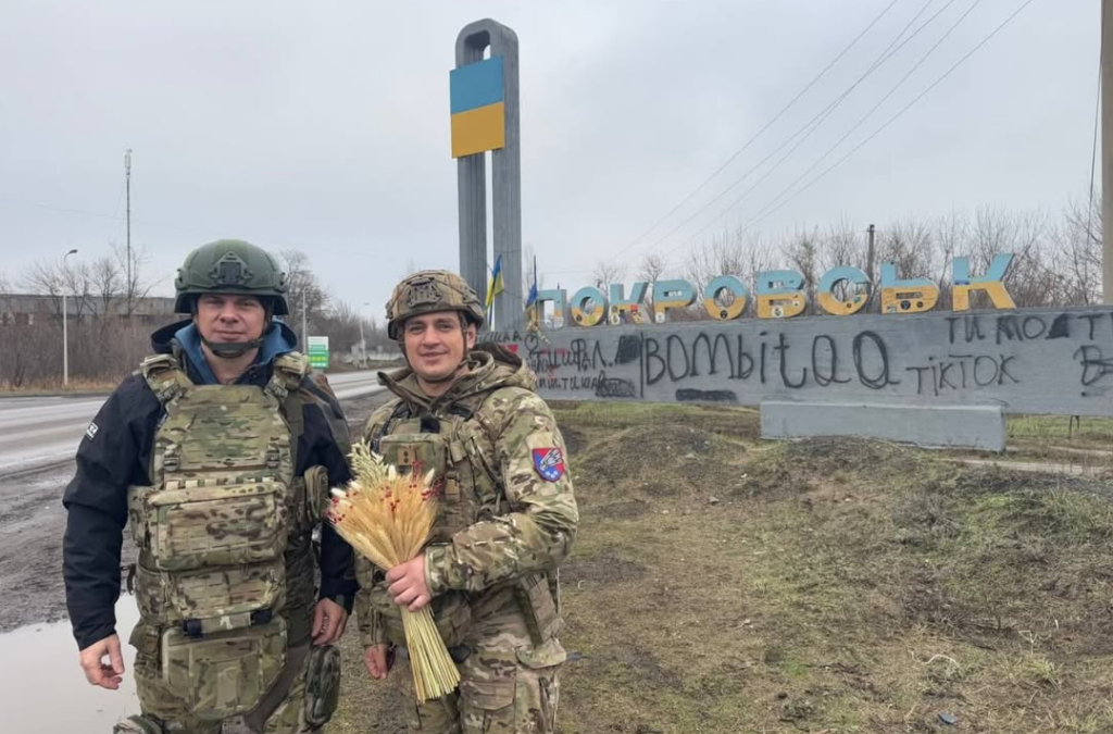 Ведучий Дмитро Комаров зустрів Різдво у Покровську із військовими