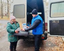 У Покровську благодійники допомагають постраждалим від обстрілів містянам