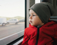 Дітей Донеччини можуть евакуювати без згоди батьків: що змінить новий закон