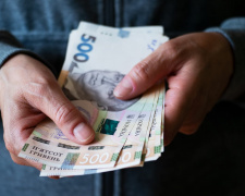 Кому з українців призначається базова соціальна допомога та як її отримати