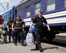 Евакуаційний потяг змінює курсування: де прийматимуть переселенців