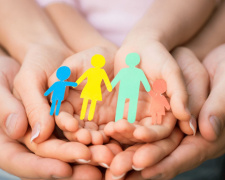 У Дніпрі дітям з Покровської ТГ видають одяг: які умови