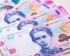 Гроші на картки і компенсації за пальне: влада готує нову підтримку для українців