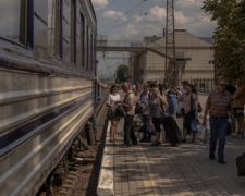 Евакуація з Покровська: у місцевих жителів залишилося до двох тижнів, застерігає начальник МВА