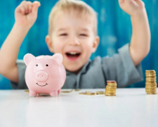 Частина дітей у прифронтових областях отримає 6500 грн допомоги: рішення Кабміну